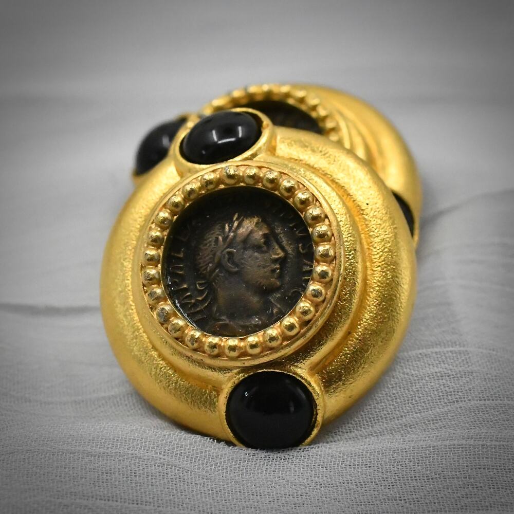 Vintage Linda Levinson Faux Roman Coin Black Onyx Cabochon Clip On Earrings 42g